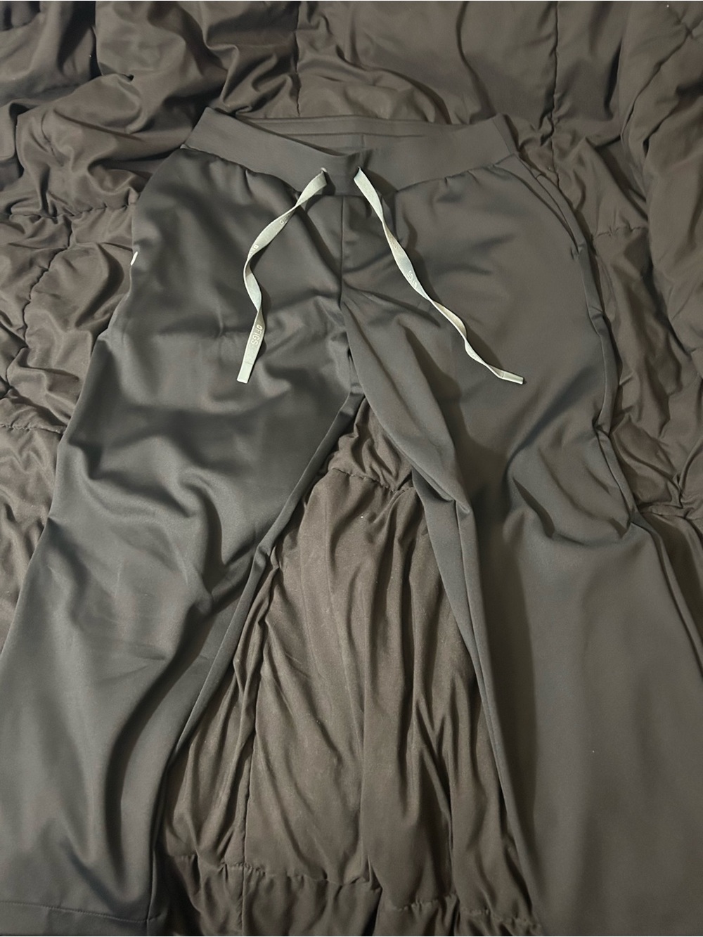 FIGS Women Black Scrub Bottoms Large Petite